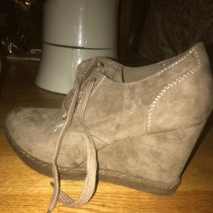 Girls lace up wedge booties-suede material